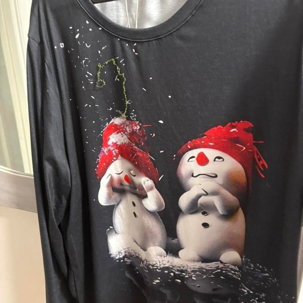 Black & white snowman long sleeve shirt #winterfashion